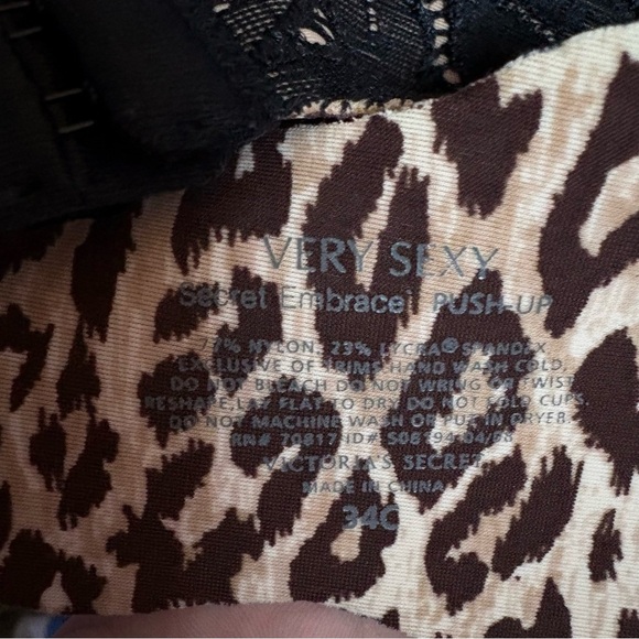 Victoria's Secret Black Lace Bra - Picture 10 of 11